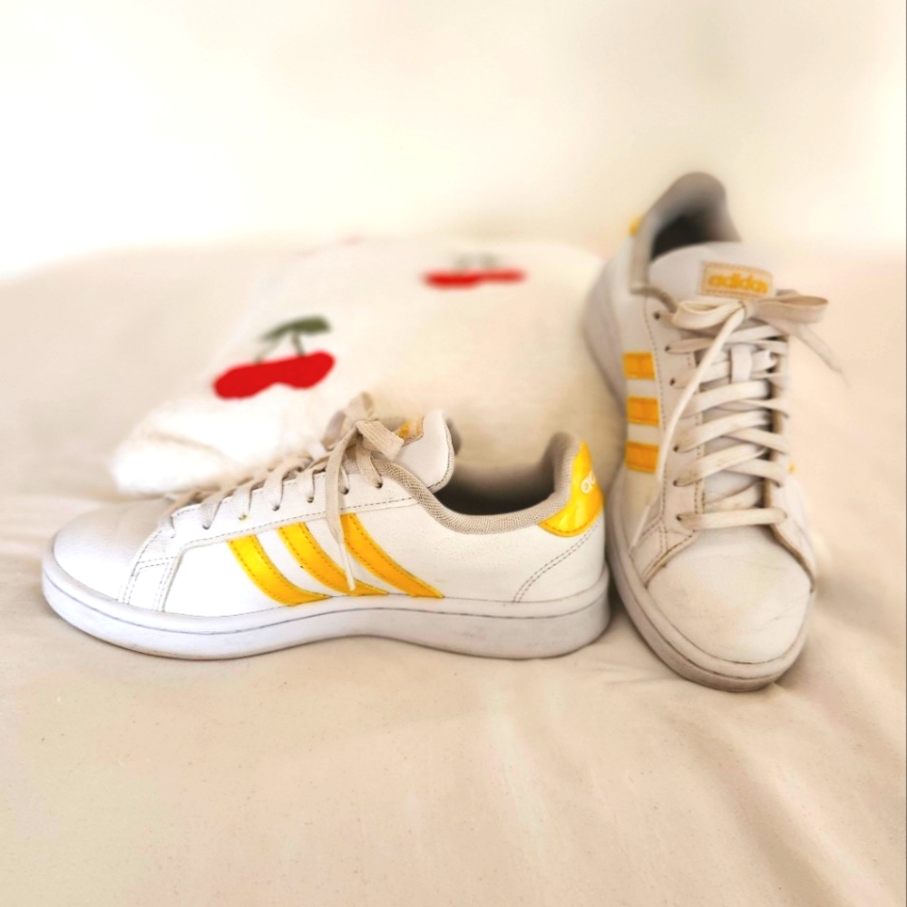 Womens shoes Adidas grand Court cloudfoam yellow gold and white